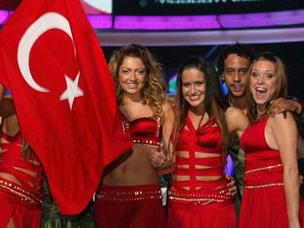 hadise-yarifinal4.jpg