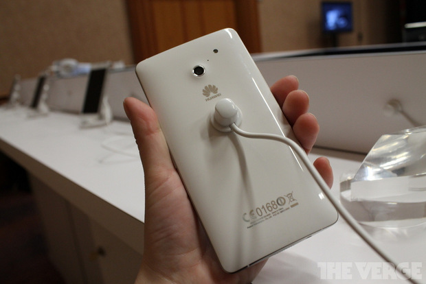 DH_Knight_Huawei_Ascend_D2_3.JPG