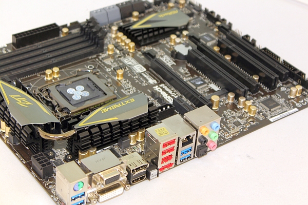 asrockz77extreme6_0_dh_fx57.jpg