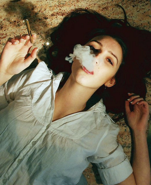 elegant_smoking_by_closeinminds.jpg