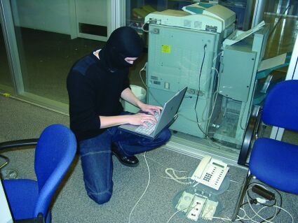 hacker13009560211303821897.jpg