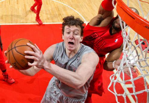 omer-asik-bulls-58130_501.jpg