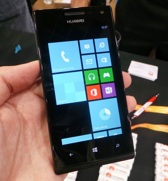 DH_Knight_Huawei_Ascend_W1_1.jpg