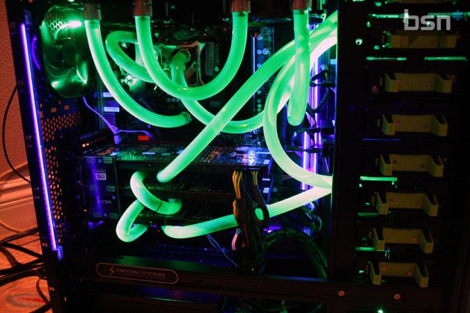 NVDA_GF100_3SLI_H2O_675_dh_fx57.jpg