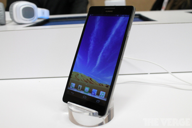 DH_Knight_Huawei_Ascend_Mate_CES_1.JPG