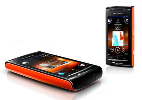 sonyericssonw8-lg2-dh-fx57.jpg