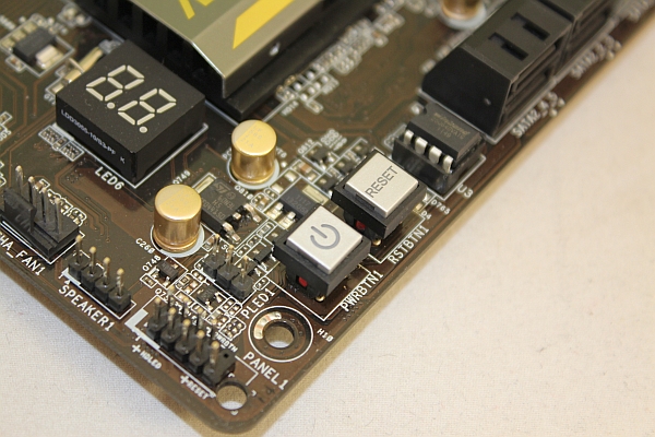 asrockz77extreme6_4_dh_fx57.jpg